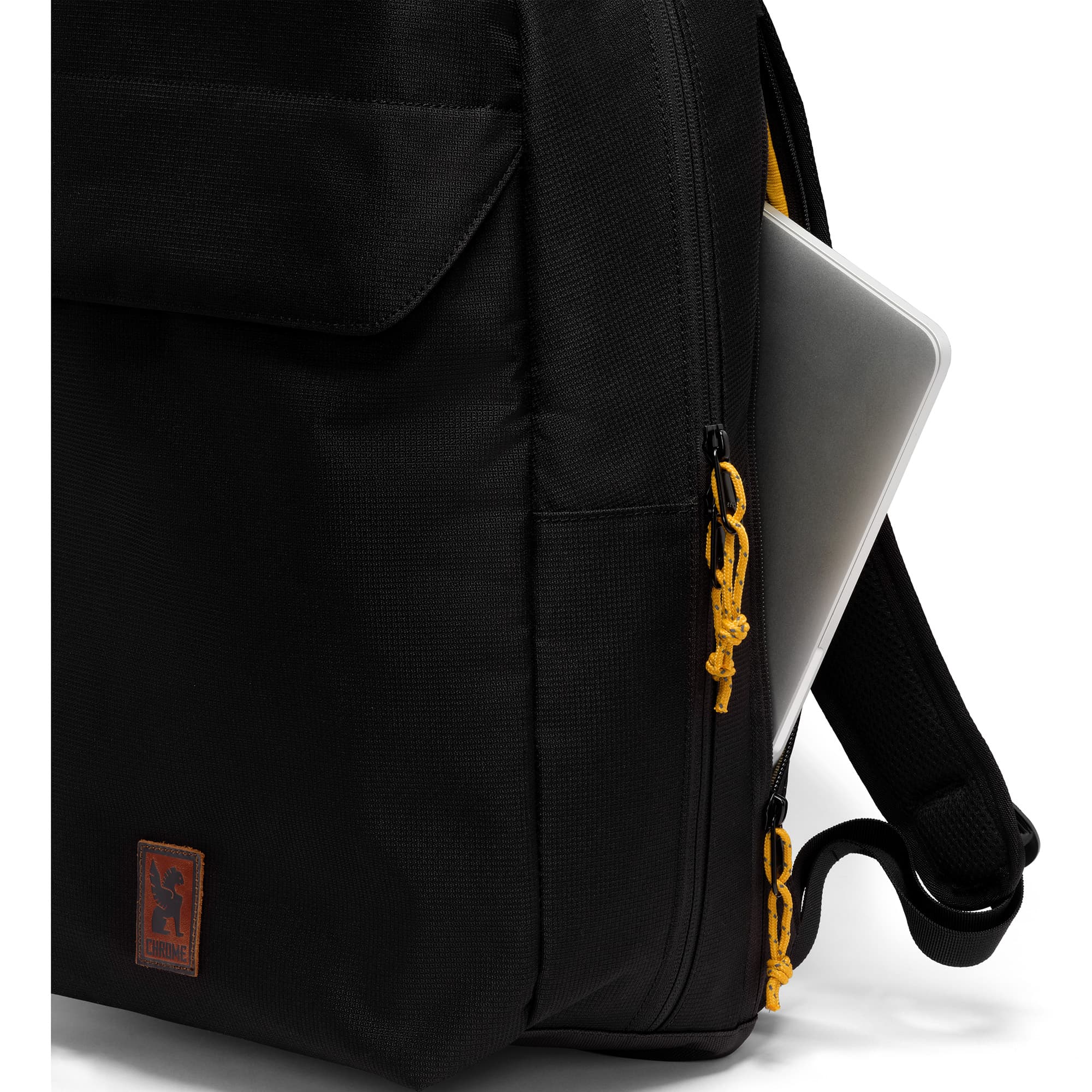 Ruckas 23L Backpack in black side zip computer pocket #color_black