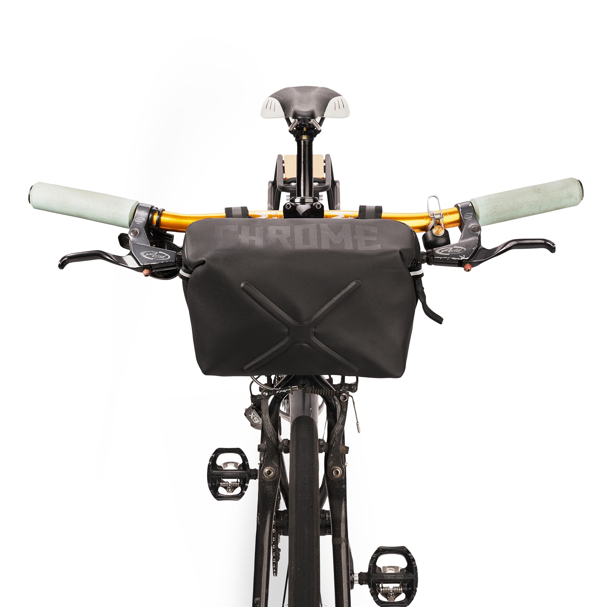 Helix Handlebar bag in black on a bike #color_black