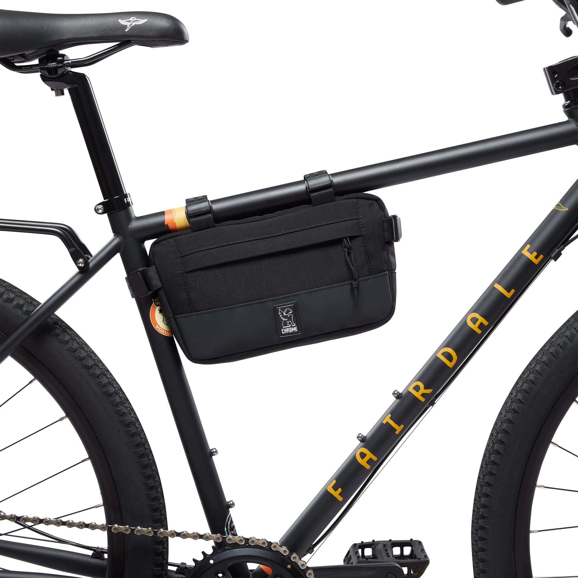 2L Doubletrack Frame Bag in black on a bike #color_black